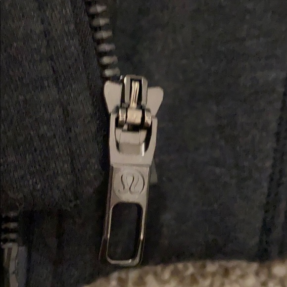 Men’s Large Lulu Lemon Gray Running Hoodie - Picture 2 of 2